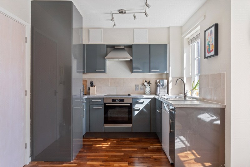Sutherland Grove, Southfields, SW18