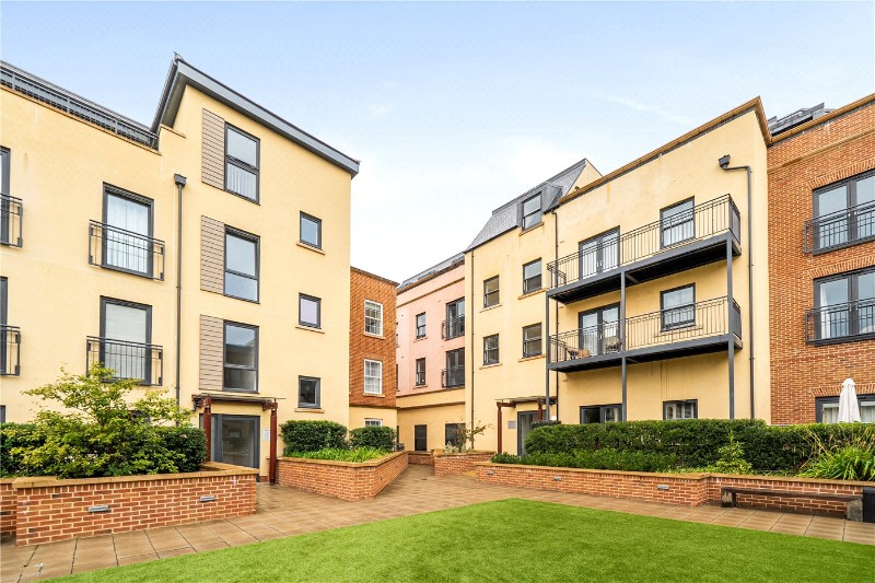 Nightingale Walk, Farnham, Surrey, GU9