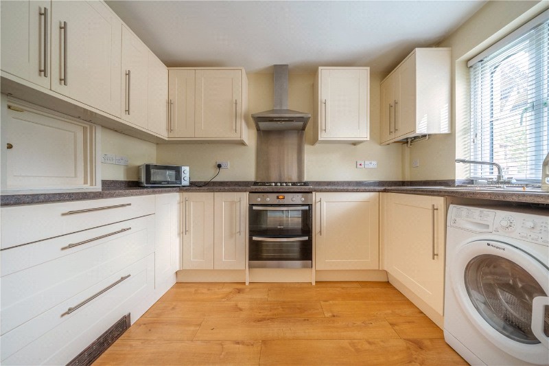 Pottery Court, Wrecclesham, Farnham, Surrey, GU10