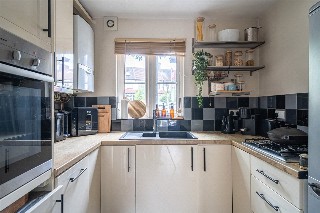 Mitcham Lane, London, SW16