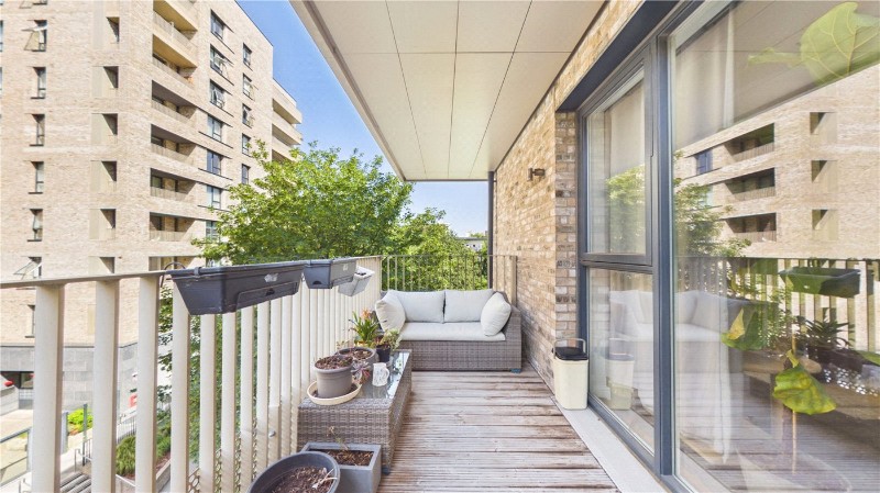 Bollo Bridge Road, London, W3