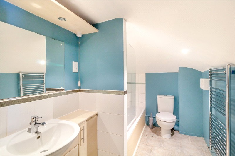 Wellington Square, Cheltenham, Gloucestershire, GL50