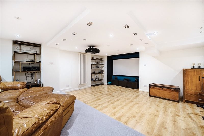 Weydon Hill Road, Farnham, Surrey, GU9