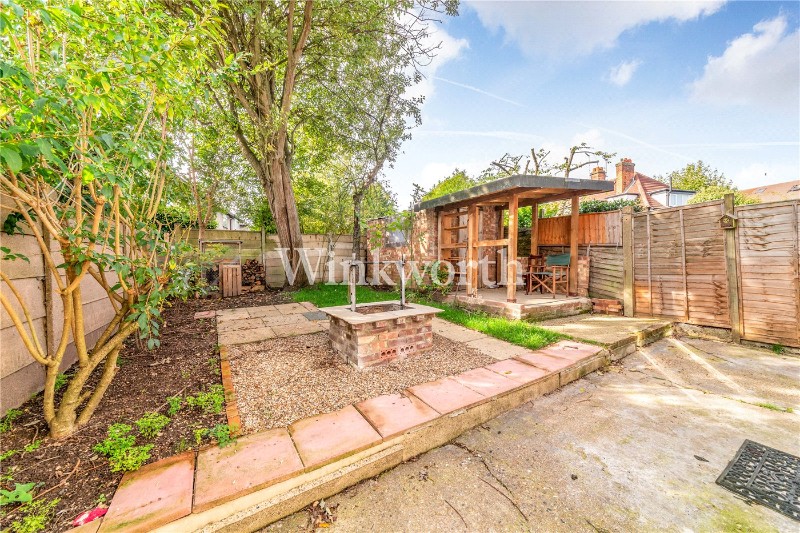 Temple Gardens, London, NW11