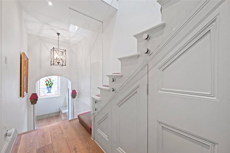 Warbeck Road, London, W12