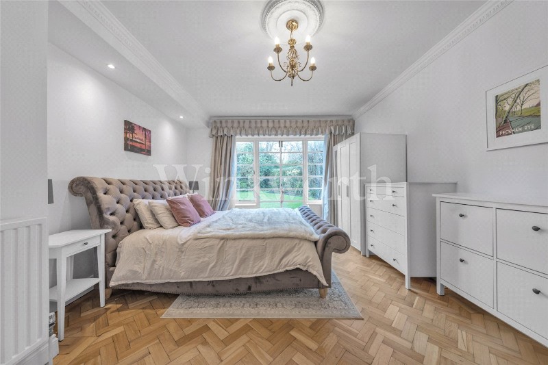 Harford Walk, London, N2