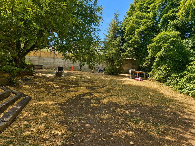 Moon Lane, High Barnet, EN5