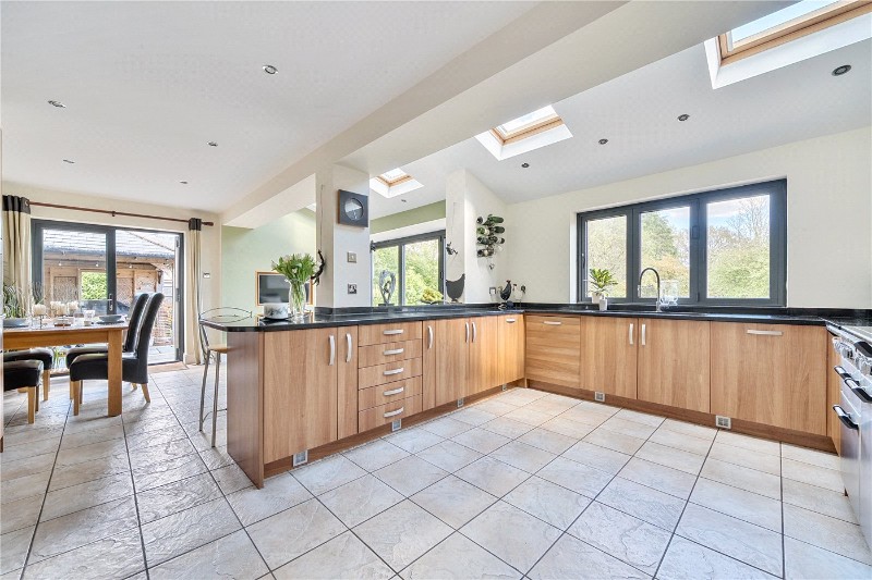 Farnham Road, Sleaford, Hampshire, GU35