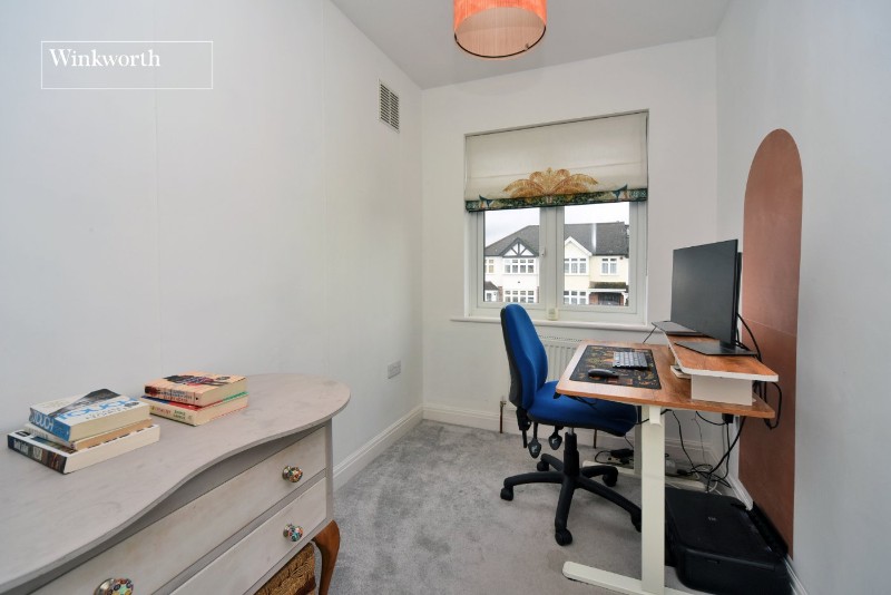 Elmstead Gardens, Worcester Park, Surrey, KT4