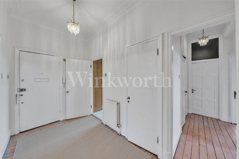 Golders Green Road, London, NW11