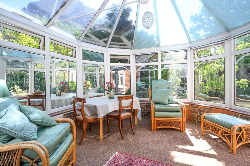 Oatlands Chase, Weybridge, Surrey, KT13