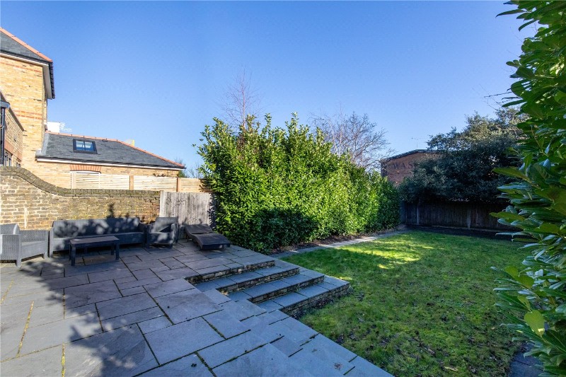 Twyford Avenue, London, W3