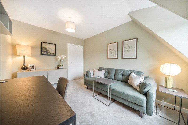 Nightingale Walk, Farnham, United Kingdom, GU9