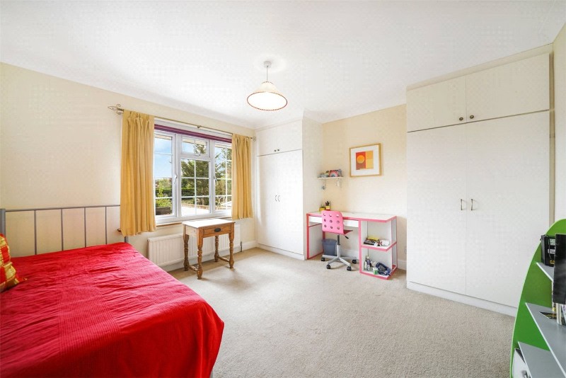 The Vale, London, NW11