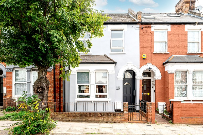 Holberton Gardens, London, NW10