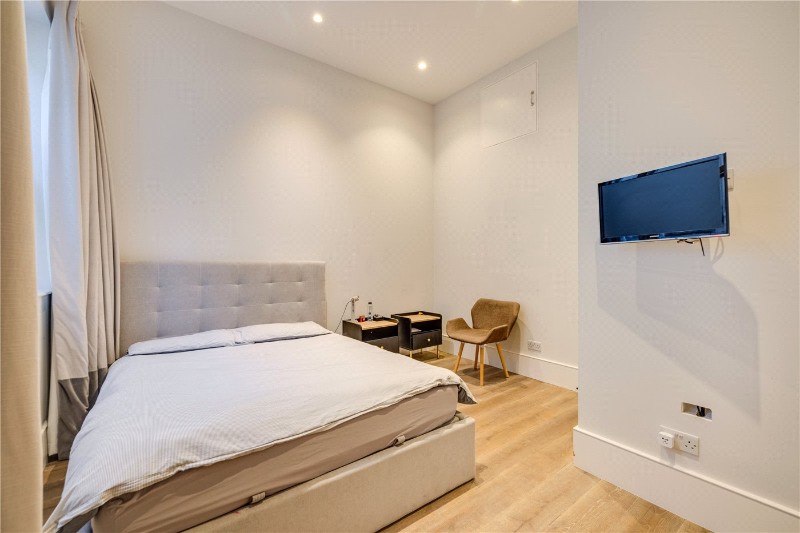 Bovingdon Road, London, SW6