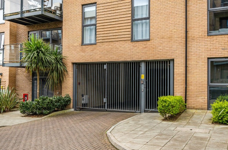 Apple Yard, London, SE20