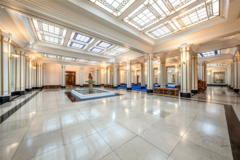 Berkeley Court, Baker Street, London, NW1