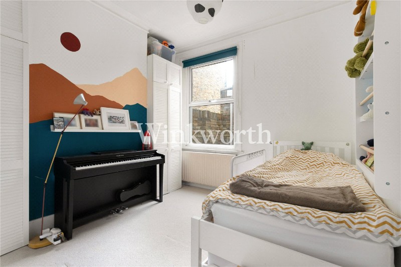 Kirkstall Avenue, London, N17