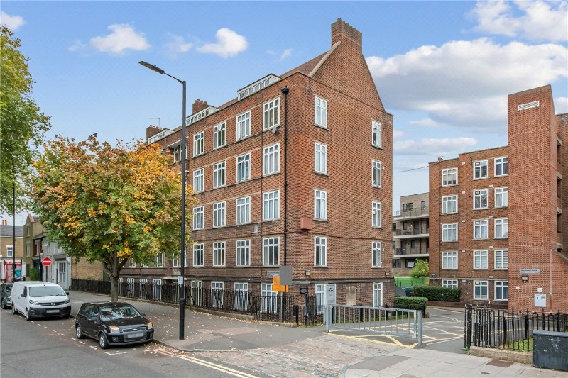 Shacklewell Lane, London, E8