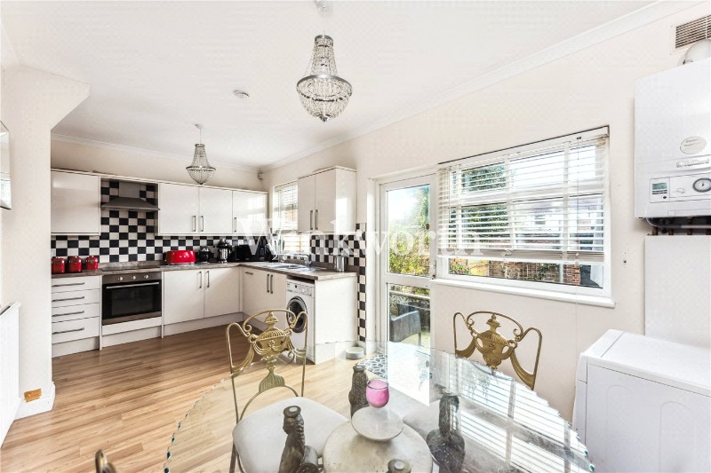 Dorchester Avenue, London, N13