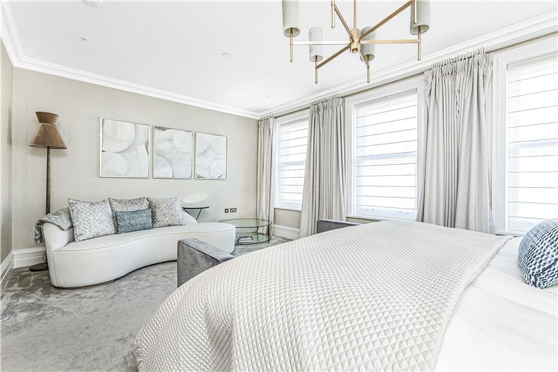 Beverley Road, Barnes, London, SW13