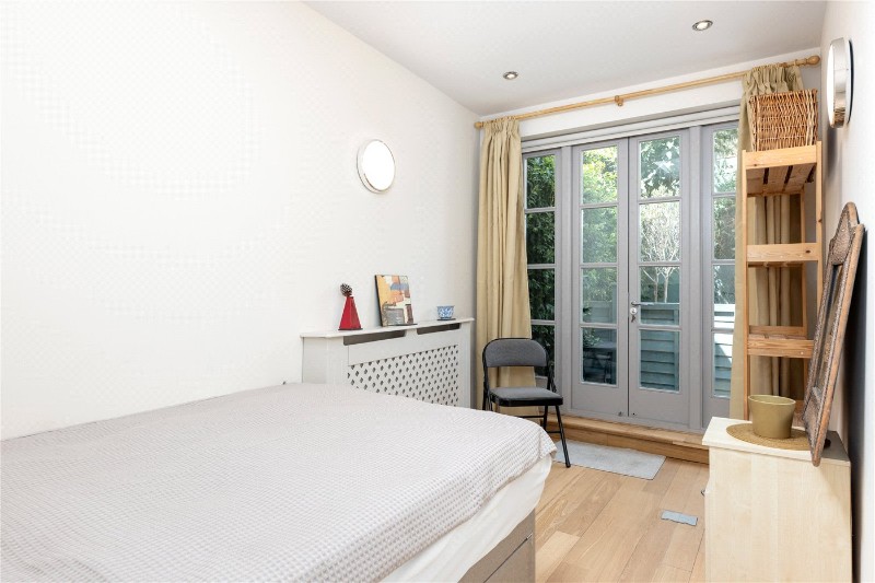 Merton Road, London, SW18