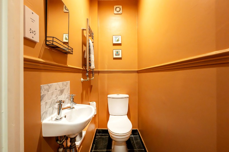 Holberton Gardens, London, NW10