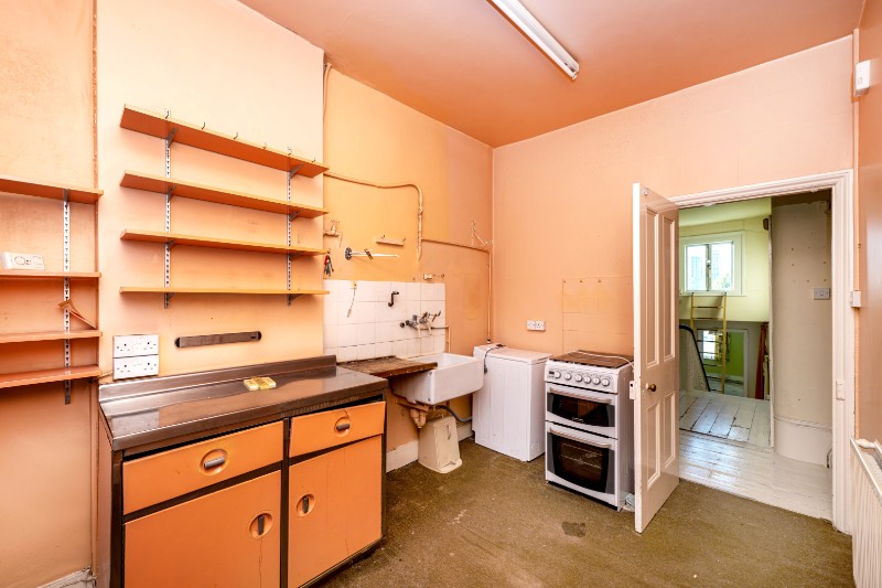 St. Quintin Avenue, London, W10