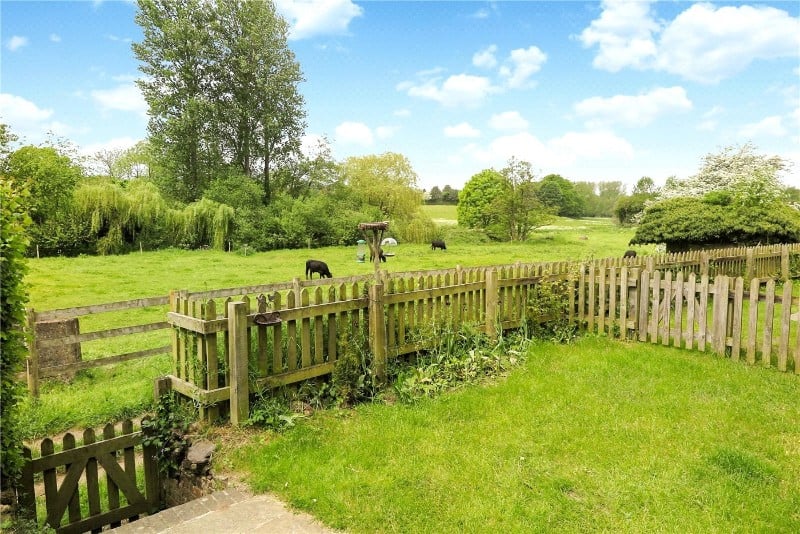 Tilford Street, Tilford, Farnham, Surrey, GU10