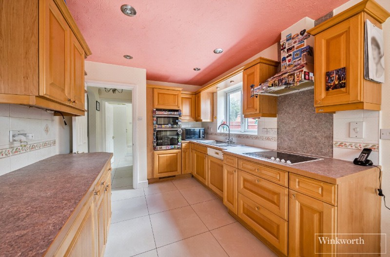 Heywood Drive, Bagshot, Surrey, GU19