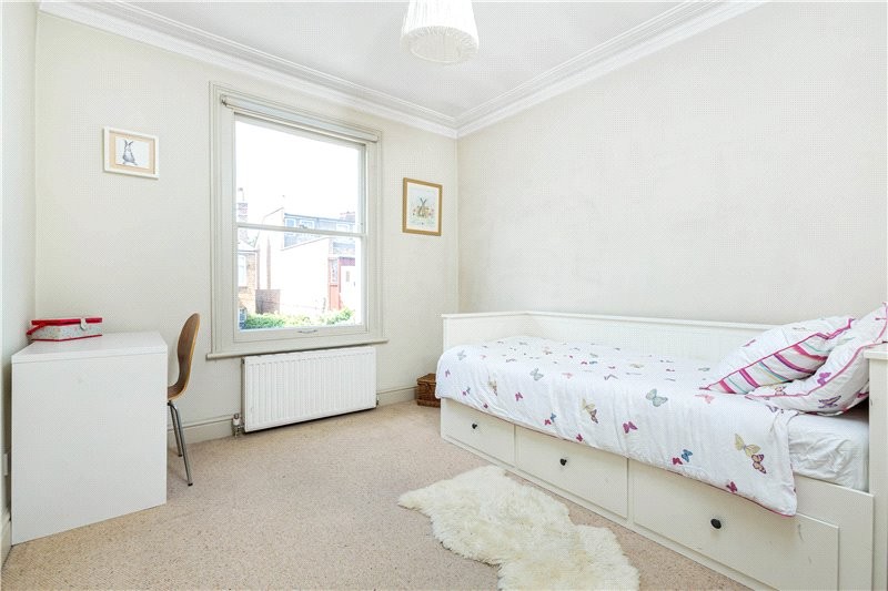 Second Avenue, London, SW14
