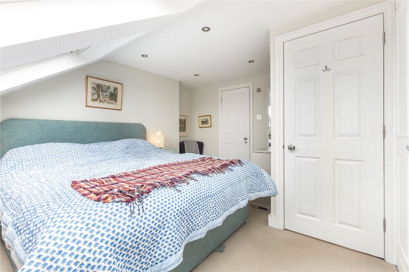 Graveney Road, London, SW17