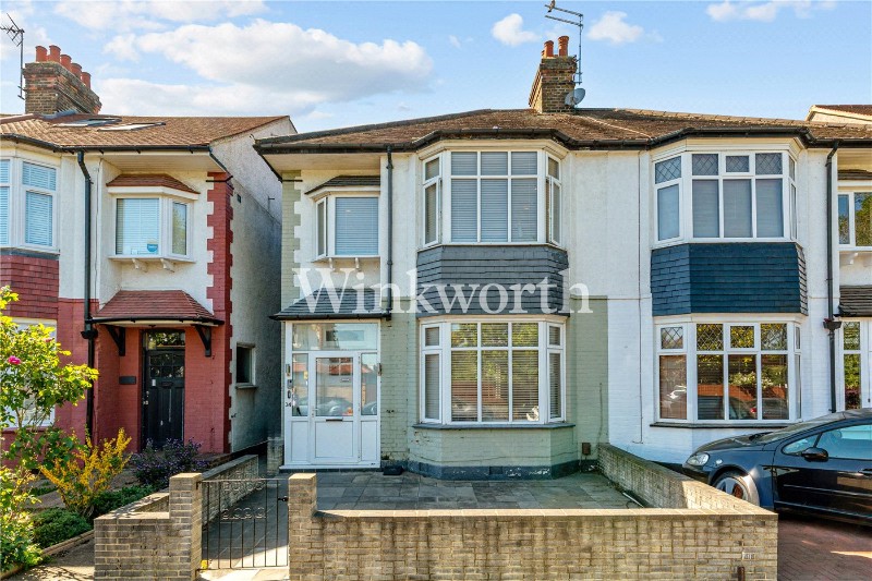 Lynbridge Gardens, London, N13
