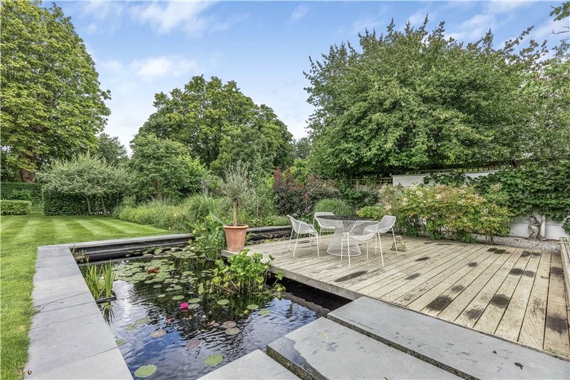Roedean Crescent, Putney, London, SW15