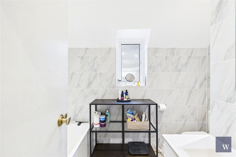 Woodfield Avenue, London, SW16