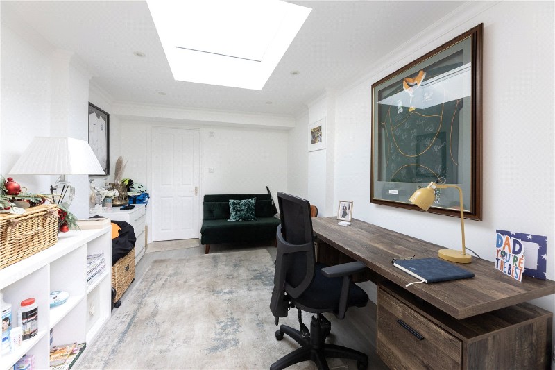 Carmalt Gardens, London, Putney, SW15
