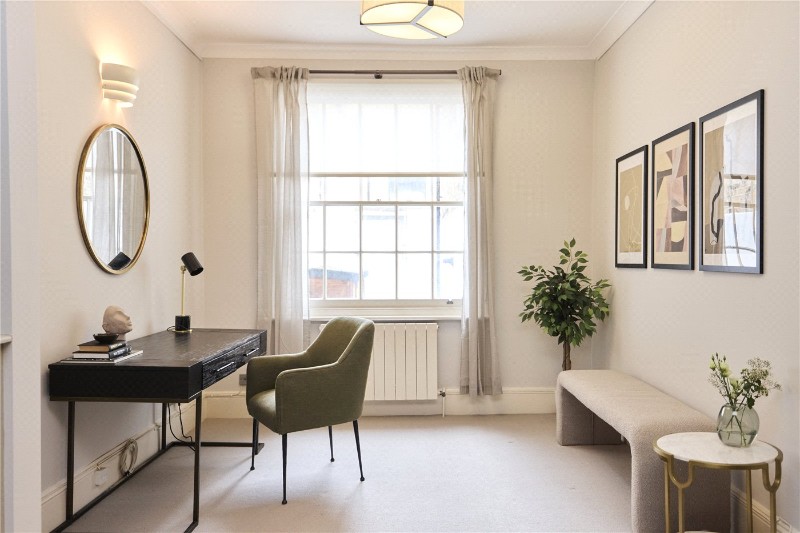 Ordnance Mews, London, NW8