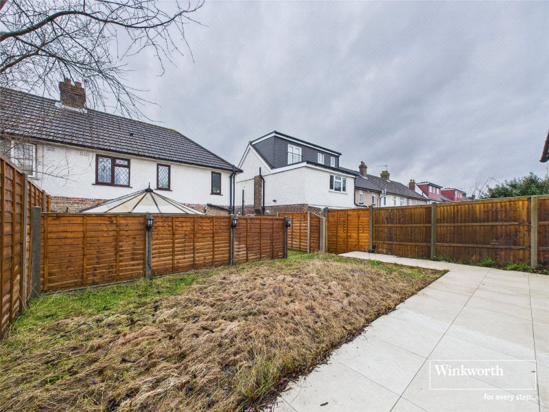 Sturgess Avenue, London, NW4