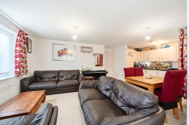 Whitlock Avenue, Wokingham, Berkshire, RG40