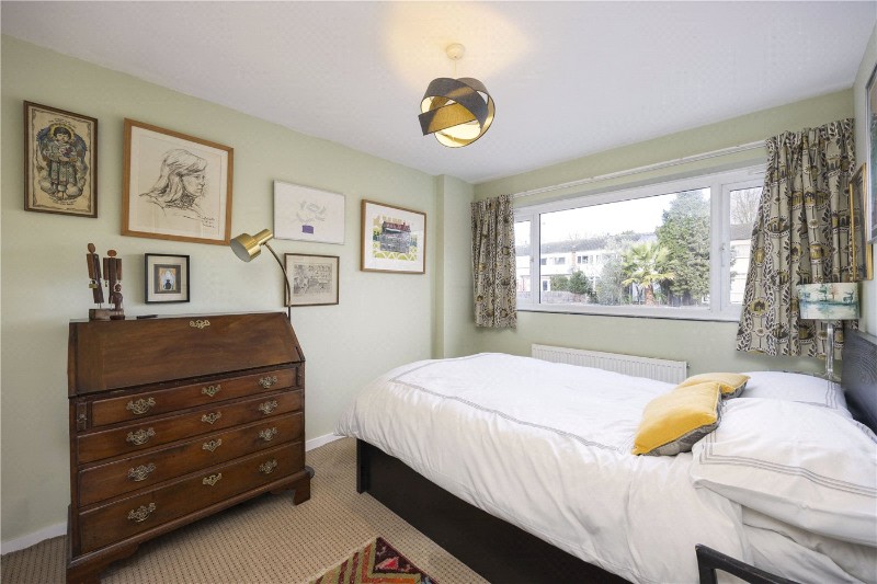 Arnal Crescent, London, SW18