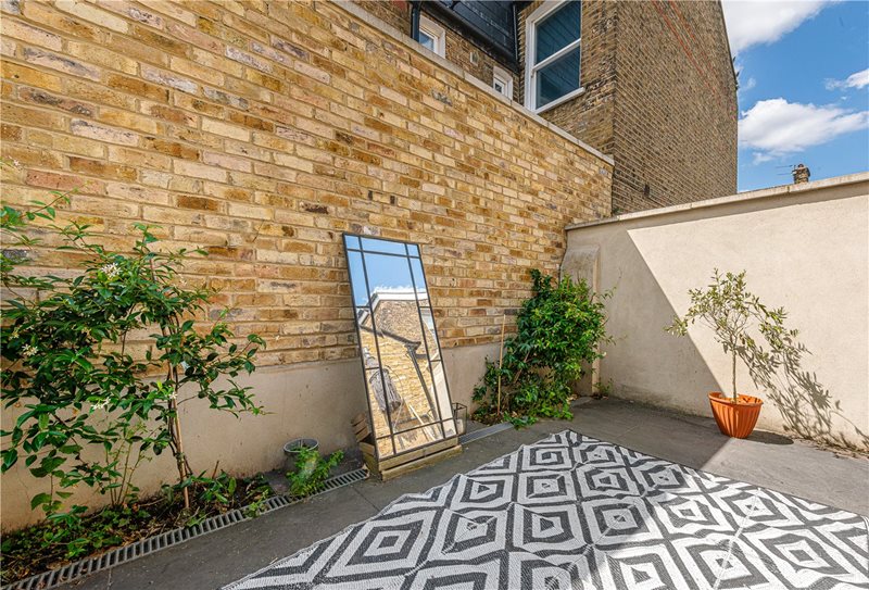 Purves Road, London, NW10