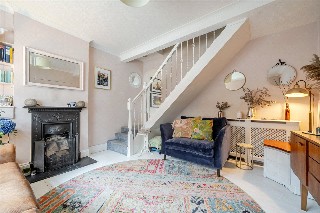 Hillside Lane, Farnham, Surrey, GU9