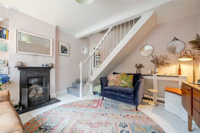Hillside Lane, Farnham, Surrey, GU9