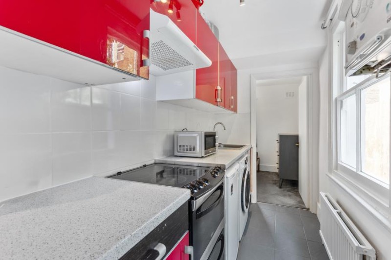 Heyford Avenue, SW8