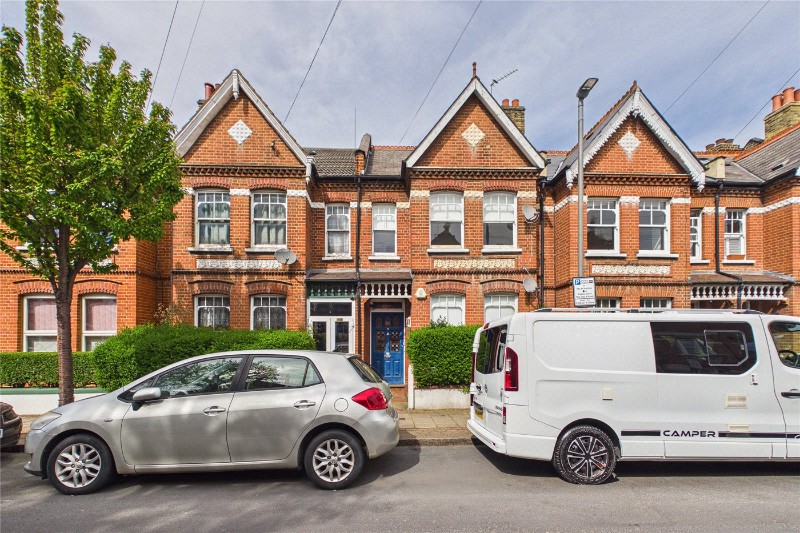 Dinsmore Road, London, SW12