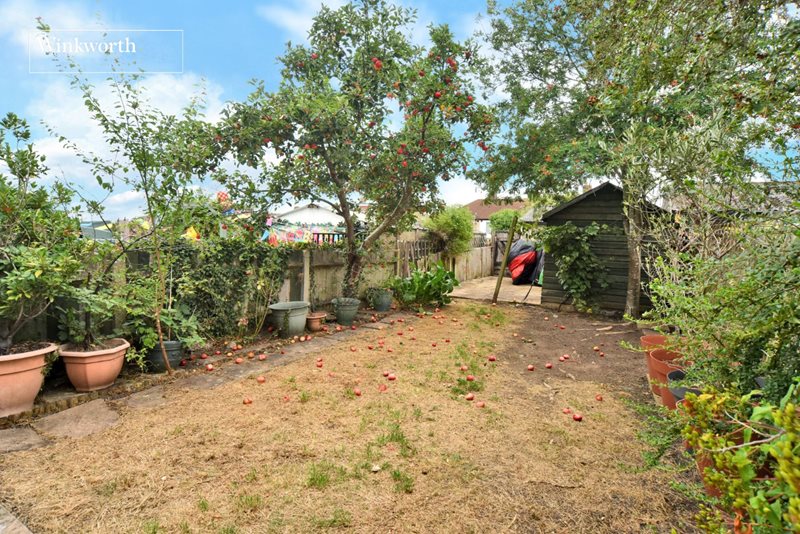 Fairford Gardens, Worcester Park, Surrey, KT4