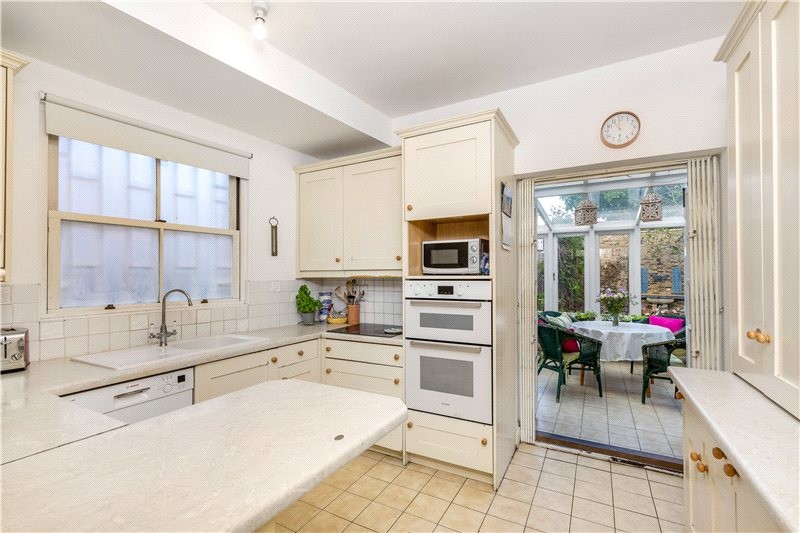 Castelnau, Barnes, London, SW13
