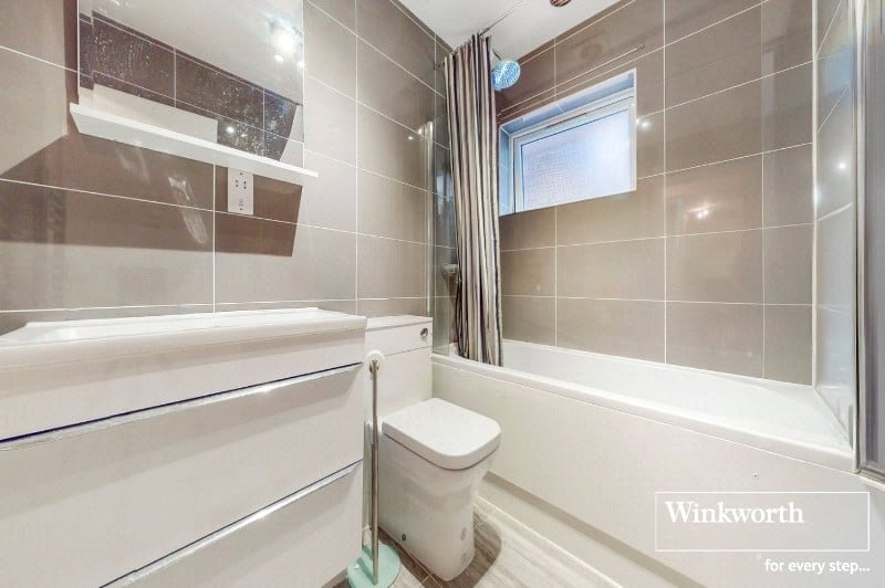 Queens Way, Hendon, London, NW4