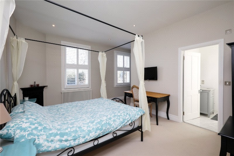 Twyford Avenue, London, W3